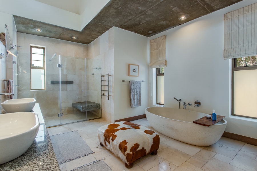 4 Bedroom Property for Sale in Lemoenkloof Western Cape